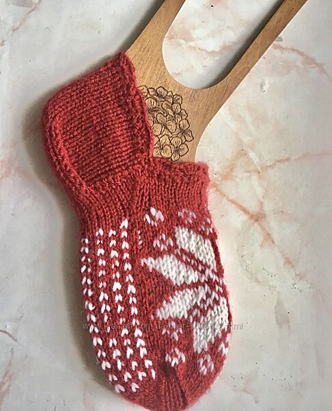 Вязаные носки и носки -тапочки для женщин