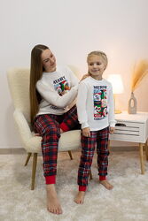 Яскрава жіноча піжама з колекції Family Look 