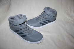 Крутые кроссовки фирмы Adidas 39,5 размера по стельке 25,7 см. 
