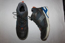 Демисезонные ботинки фирмы Ecco 38 размера по стельке 24,5 см. 