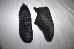 Кросівки фірми adidas 38 розміру за устілкою 24 см