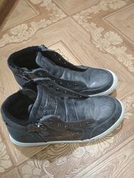 Ботинки на узкую ногу кожзам 