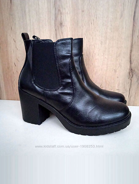 Німецькі демі черевики, чорні жіночі ботинки на масивній підошві, весна, 39