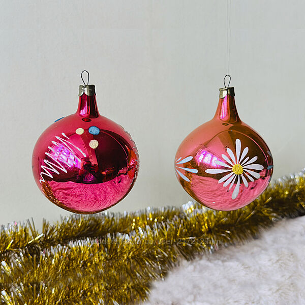 Вінтажні новорічні кулі, старовинні ялинкові іграшки