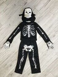 Костюм скелета на Хеллоуин на 3-4 года.