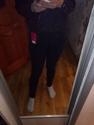 #3: На фото бедра 94см