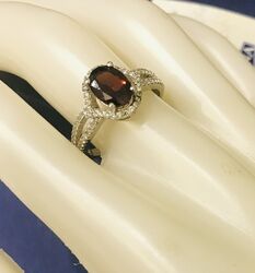 Серебряное кольцо с натуральным камнем гранат от ювелирного дома ZARINA 