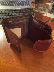 Кожаный кошелёк, много отделений для карт и купюр