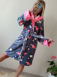 Мякий затишний халатик з капюшоном