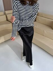 Спідниця на резинці атласна максі літня сатинова з високою талією чорна