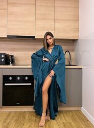 Шовковий халатик із розкльошеними рукавами