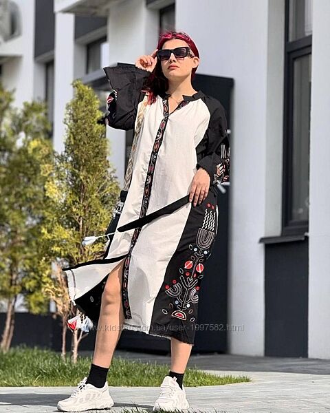 Жіноча вишита сукня довга плаття з вишивкою вишиванка на гудзиках