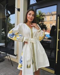 Жіноча вишита сукня довга плаття з вишивкою вишиванка біла з поясом