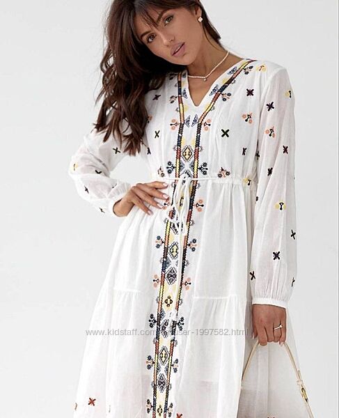 Жіноча вишита сукня довга плаття з вишивкою вишиванка біла з поясом