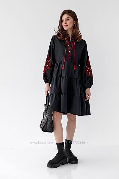 Жіноча вишита сукня довга плаття з вишивкою вишиванка чорна