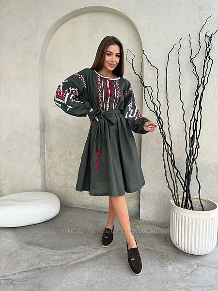 Жіноча вишита сукня довга плаття з вишивкою вишиванка з поясом