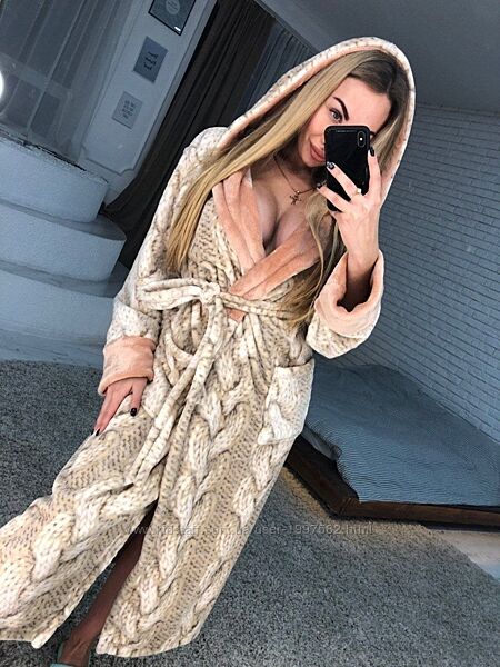 М&acuteякий затишний халатик з капюшоном