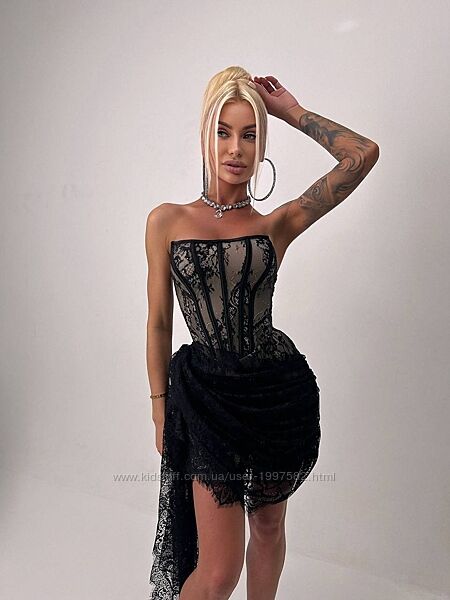 Вечірня сукня атласна міні зі шлейфом з мереживом з хвостом плаття коротке