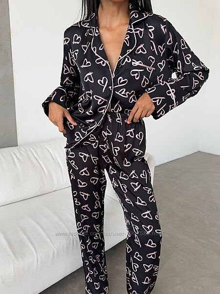 1279 Пориньте в комфорт і стиль разом із нашою елегантною піжамою Комплект