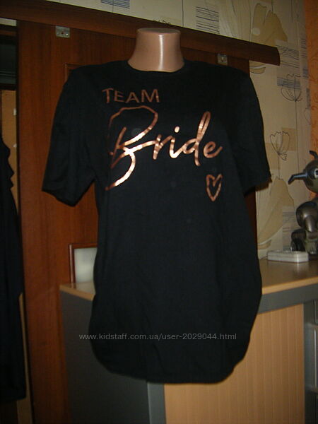 Черная безшовная футболка, бронзовый принт, размер М - 14 - 48