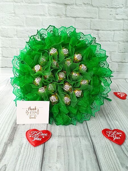 Зелений букет з цукерок, подарунок на день народження ювілей день матері 