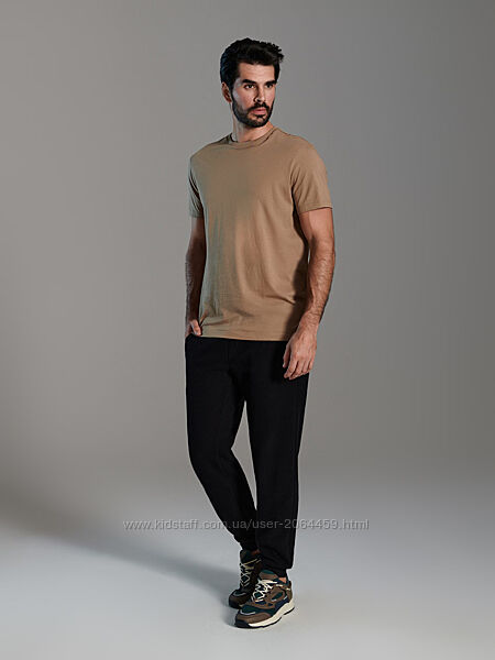 Класична чоловіча футболка