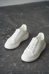 Жіночі базові кросівки Basic AM White.