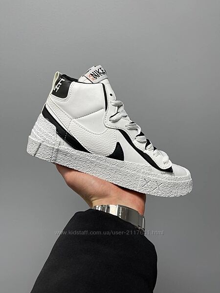 Nike Blazer Mid x Sacai W&B - розпродаж.