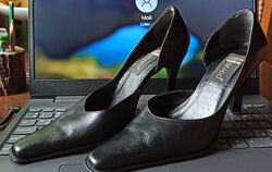 Кожаные женские туфли бренда Brado размер 36