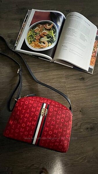 Сумка-кроссбоді томмі хілфігер. оригінал сша tommy hilfiger