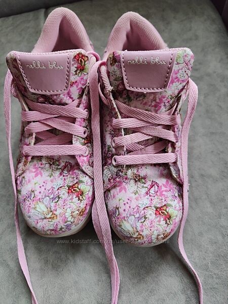 кросівки для дівчинки