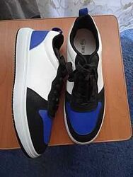 Демісезонні кросівки 40 розміру