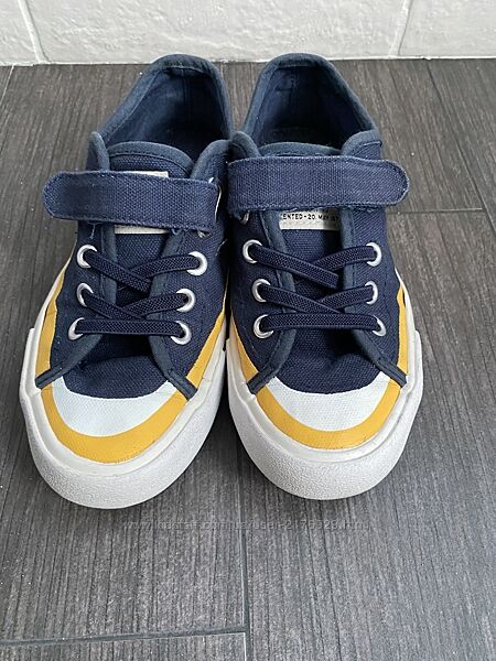 Кеди Levis розмір 33