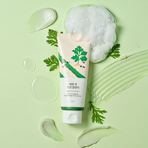 Заспокійлива очищуюча пінка з морським полином ROUND LAB Mugwort Calming Cleanser 150 мл