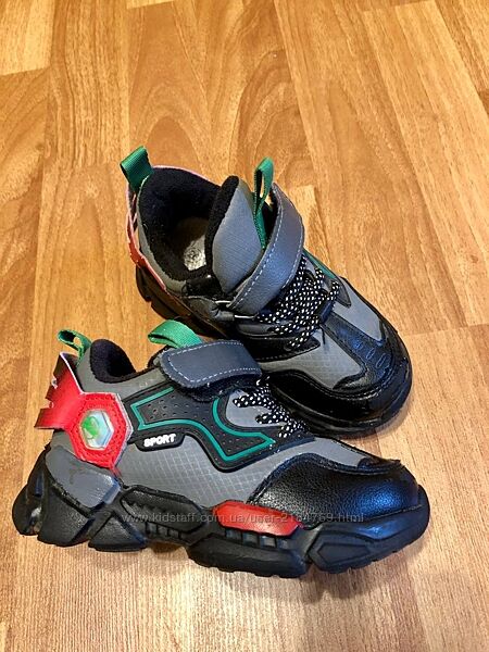 Утеплені кросівки на хлопчика р.25, не промокаючі