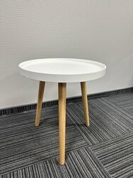 Продється журнальний столик у скандинавському стилі