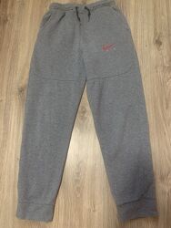 Спортивні штани Nike для хлопчика на зріст 155-160см