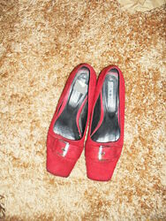 Туфли красные замшевые