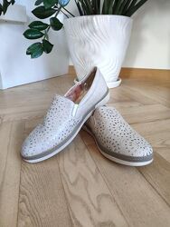 Жіночі туфлі мокасини лофери laura berg розмір 39  нові